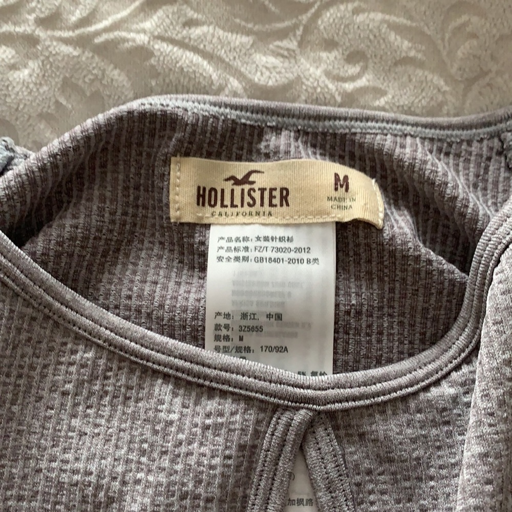 HOLLISTER SHOULDER TOP / SIZE M - Picture 2 of 2